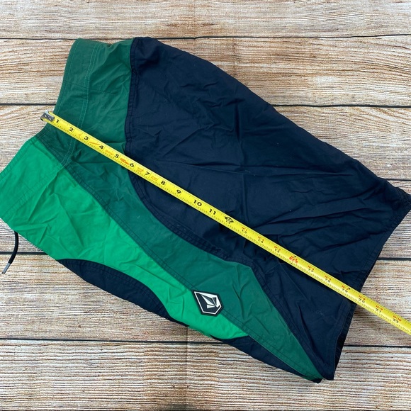 Volcom Board Shorts Men Size 31 Swim Trunks - Picture 6 of 9